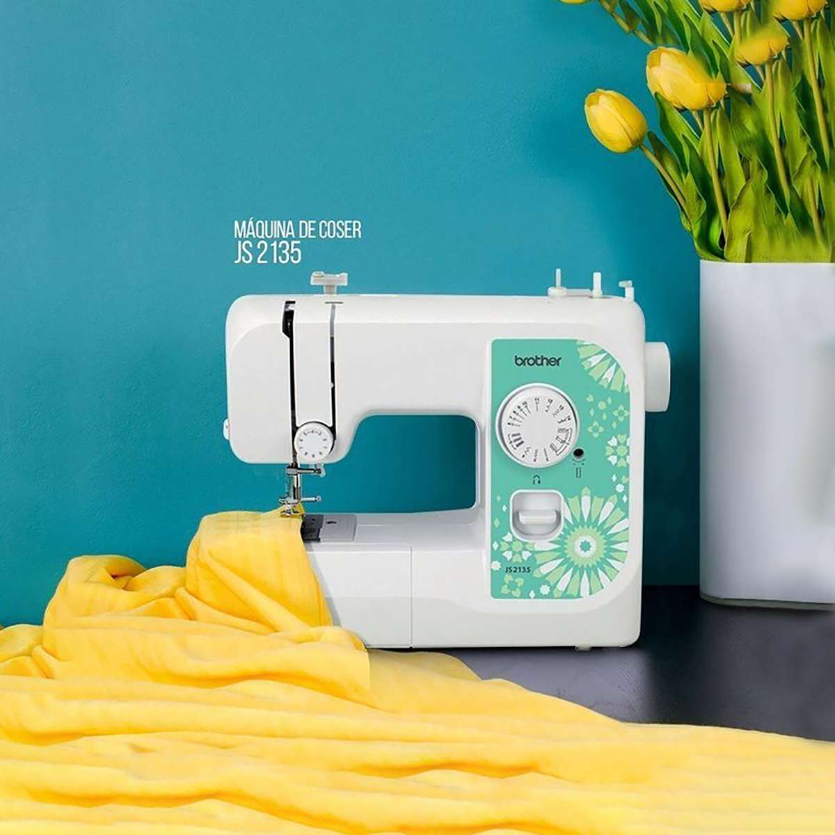 Maquina De Coser Portátil Brother JS2135 Mecánica 14 Puntos